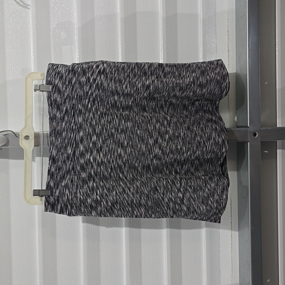 Zenergy By Chico’s Skirt‎ with built-in shorts size 8